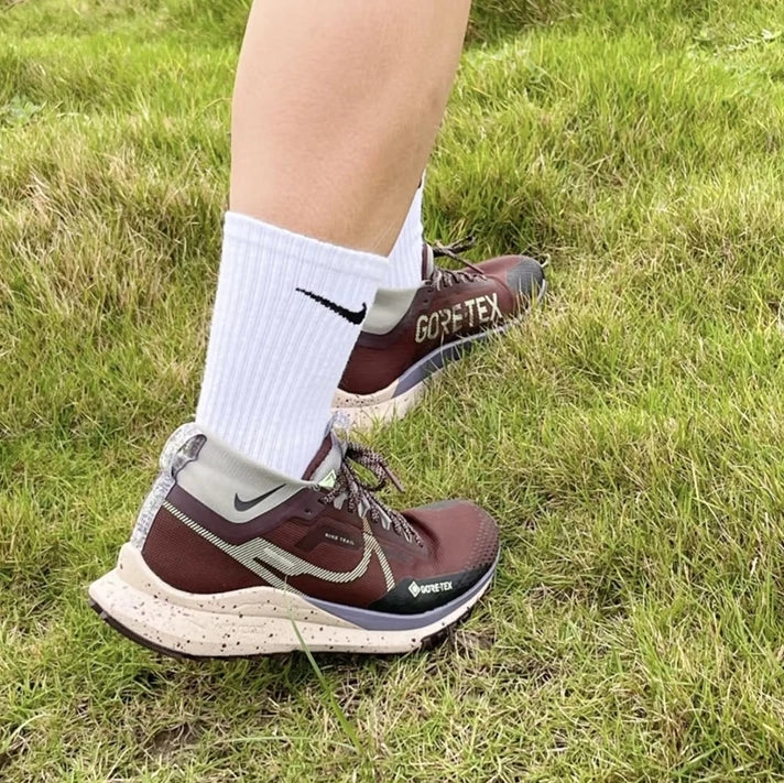 Nike Lightweight Cushioning Strong Grip Men's Outdoor Trail Running Shoes New Comfortable Soft Sole Support Daily Walking Light Running Shoes Pegasus Trail 4 Earth Tone Trendy Casual Sports Shoes Popular Item Hf5707-201