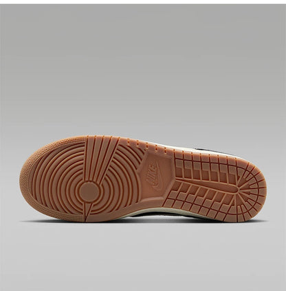 Nike Authentic JORDAN férfi, fűzős, alacsony szárú, lélegző, könnyű sportcipő IM2055-001