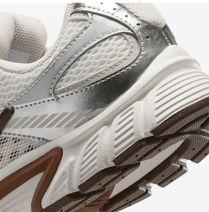 Offizielle Nike Genuine V5 RNR Damen-Sneaker, gedämpft, verschleißfest, atmungsaktiv, Low-Top, Casual, HQ7901-102