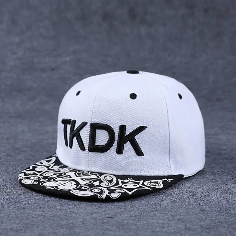 Baseballcap mit flachem Schirm, Buchstabenstickerei für Herren, vielseitig kombinierbar, Damen-Sommer-Hip-Hop-Hut, Outdoor-Sonnenschutz, verstellbare Schirmmütze