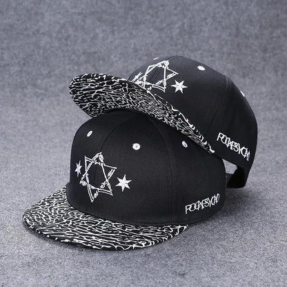 Baseballcap mit flachem Schirm, Buchstabenstickerei für Herren, vielseitig kombinierbar, Damen-Sommer-Hip-Hop-Hut, Outdoor-Sonnenschutz, verstellbare Schirmmütze