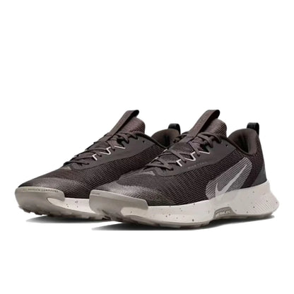 NIKE JUNIPER TRAIL 3 - Sapatilhas de treino e corrida para homem, confortáveis, antiderrapantes e resistentes - Castanho/Branco FQ0904-203