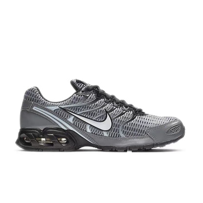 Pánské nízké běžecké boty Nike Air Max Torch 4 – šedá/stříbrná, ležérní textilie, prodyšná opora, dlouhá životnost 343846-012