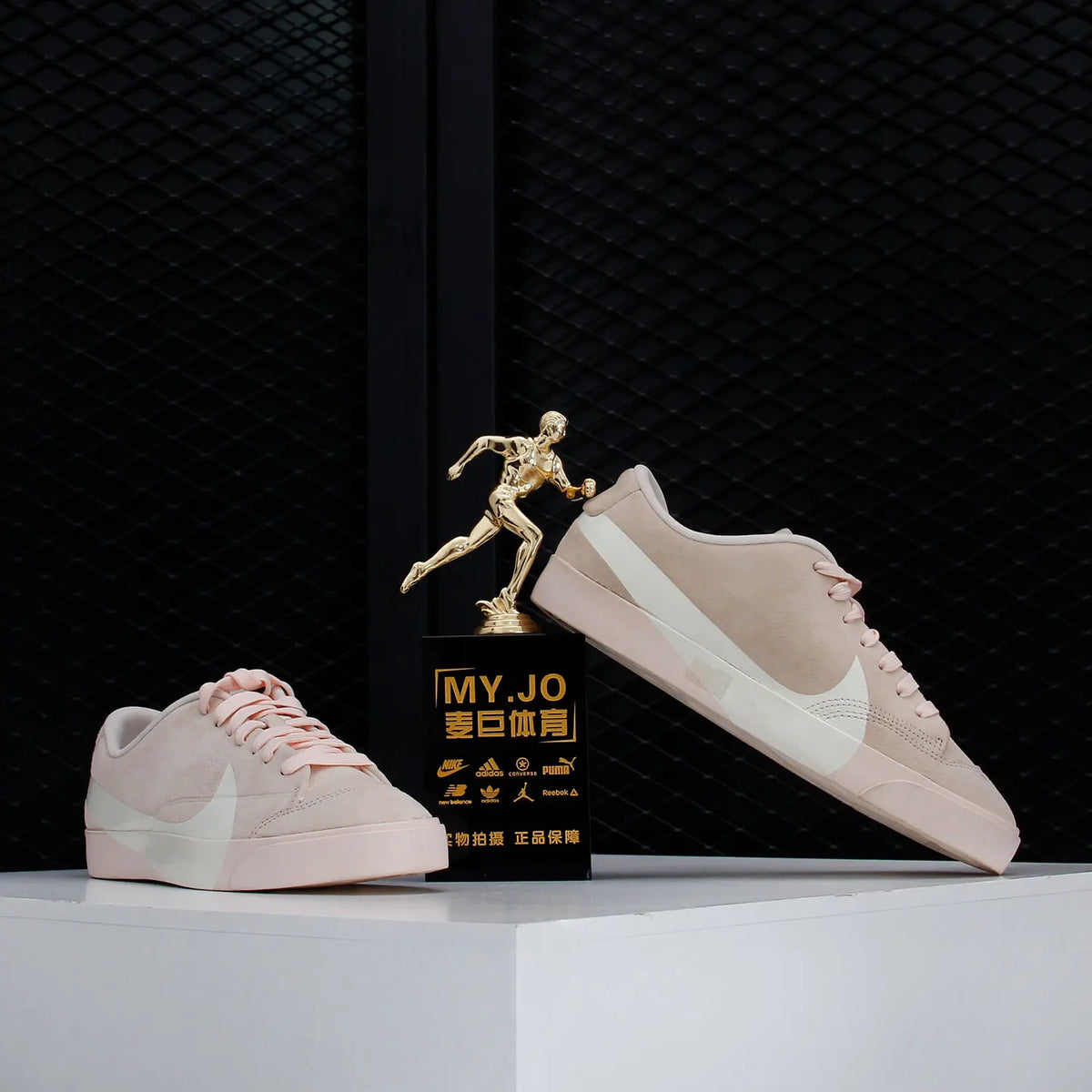 Nike Authentic BLAZER CITY LOW LX damskor för fritid och skateboard AV2253-800