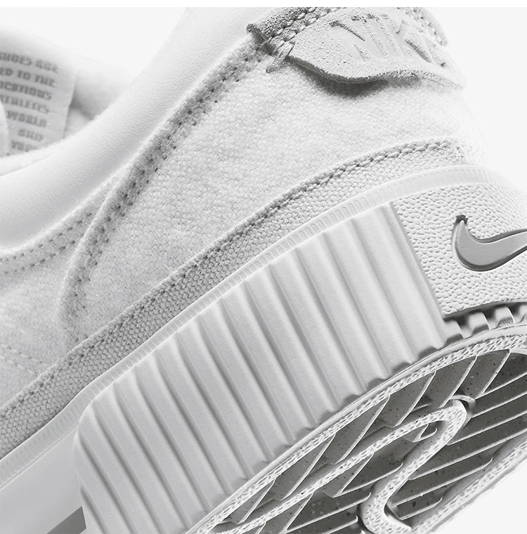 Γυναικεία παπούτσια skate με πλατφόρμα Nike Authentic Legacy Lift FZ2606-100