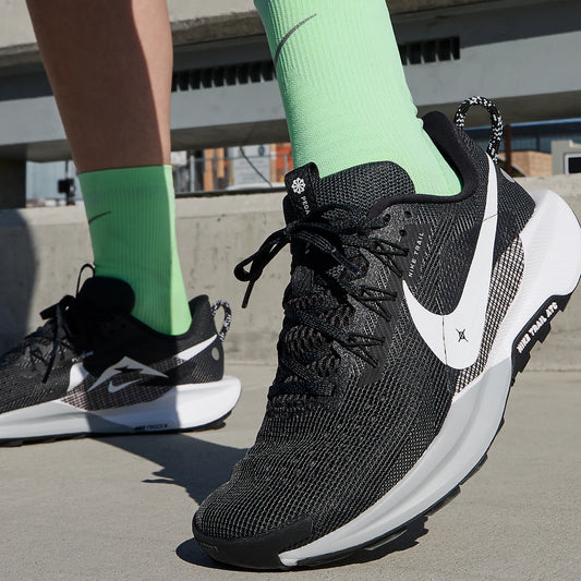 Zapatillas de running todoterreno con cordones Nike Official Pegasus Trail 5 para mujer DV3865-001