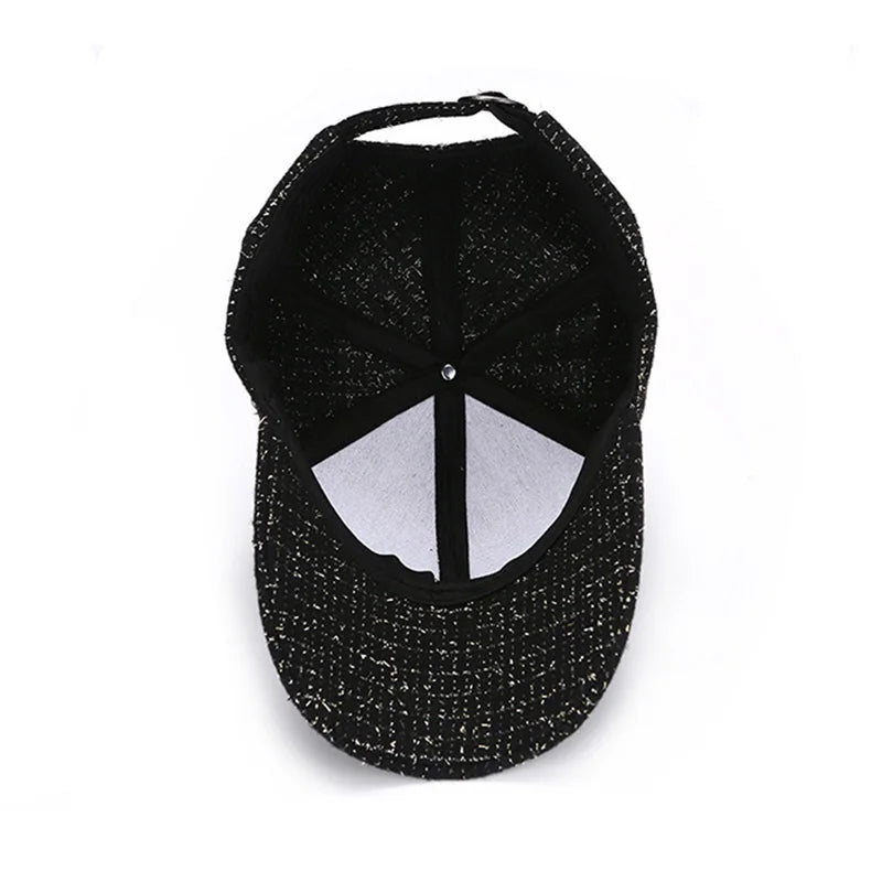 Gorra de béisbol con parche metálico en forma de «M», negra, elegante, para hombre; gorra ligera y ajustable para el sol, para mujer.