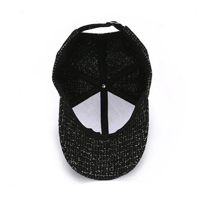 Gorra de béisbol con parche metálico en forma de «M», negra, elegante, para hombre; gorra ligera y ajustable para el sol, para mujer.