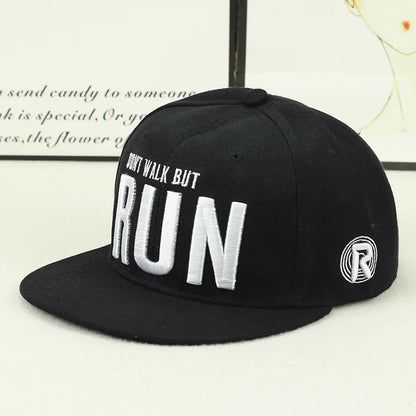 Baseballcap mit flachem Schirm, Buchstabenstickerei für Herren, vielseitig kombinierbar, Damen-Sommer-Hip-Hop-Hut, Outdoor-Sonnenschutz, verstellbare Schirmmütze