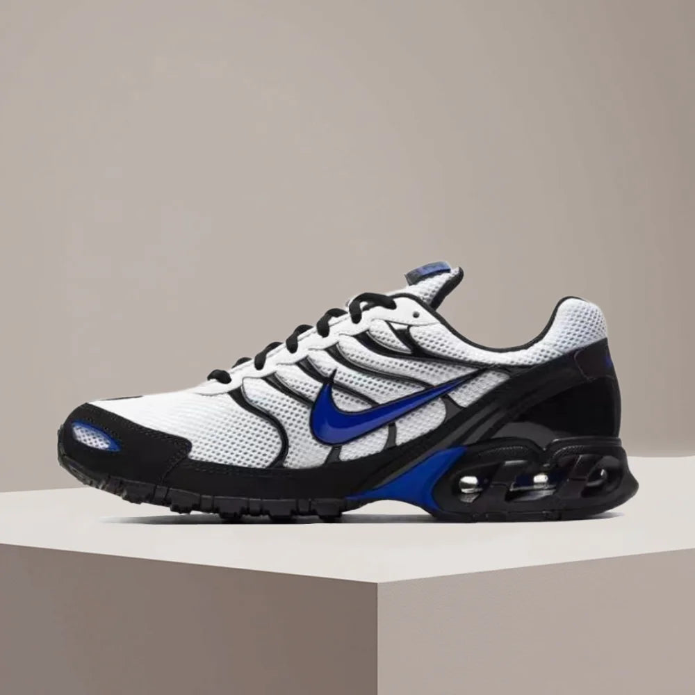 Pánske tréningové bežecké topánky Nike Air Max Torch 4 – čierna/biela/modrá, priedušná sieťovina, ležérny komfort, istý úchop CW7026-100