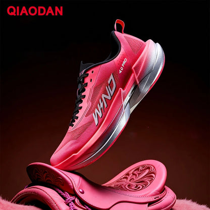 QIAODAN WIND 4PRO Marathonlaufschuhe mit Carbonplatte für Herren – professionelle Racing-Sneaker 2026, atmungsaktive Laufsportschuhe QDB023262291