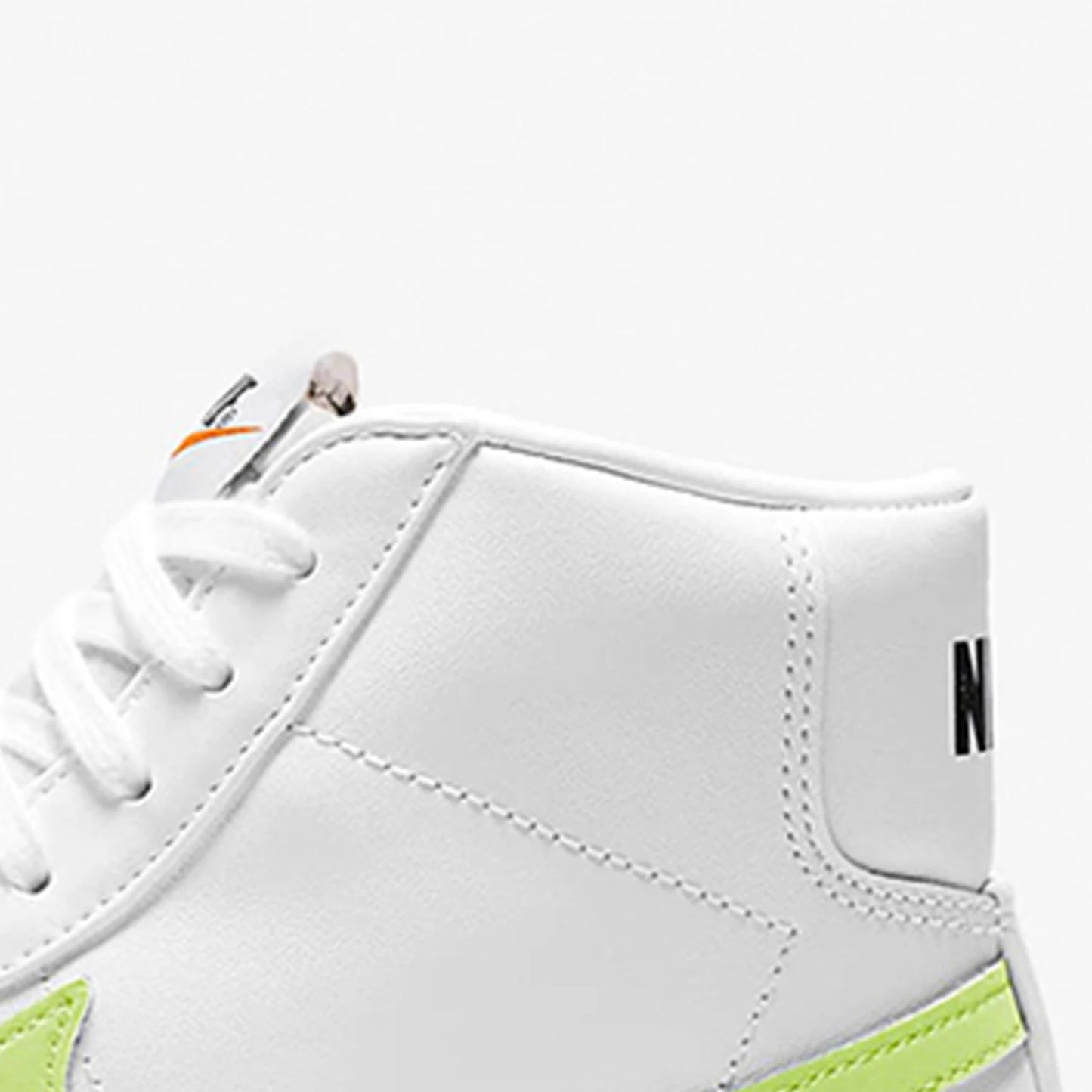 Nike Authentic Blazer Damen-Mid-Top-Sneaker mit Wickel-Design, rutschfest, Casual CZ1055-108