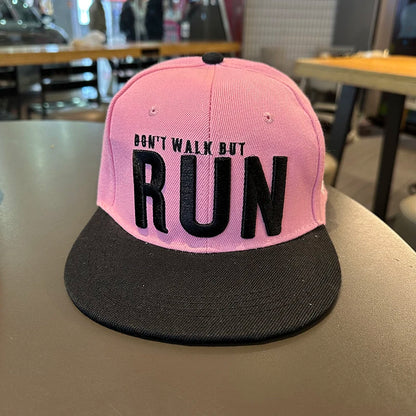 Baseballcap mit flachem Schirm, Buchstabenstickerei für Herren, vielseitig kombinierbar, Damen-Sommer-Hip-Hop-Hut, Outdoor-Sonnenschutz, verstellbare Schirmmütze